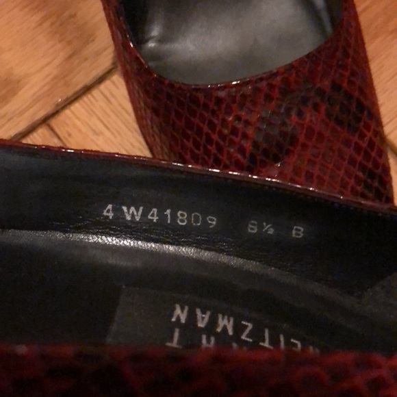 Stuart Weizman Snake print pump - Picture 6 of 7